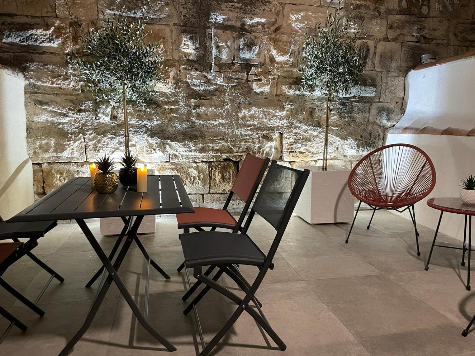 Maison Cosy, 2 Chambres, Adossee Aux Remparts เอก-มอร์ต ภายนอก รูปภาพ